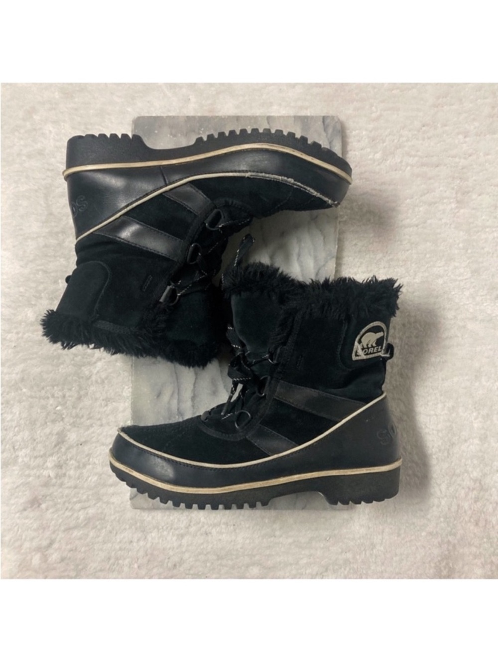 Sorel Tivoli II Size 8 Winter Boots Striped Lace Up Suede Black